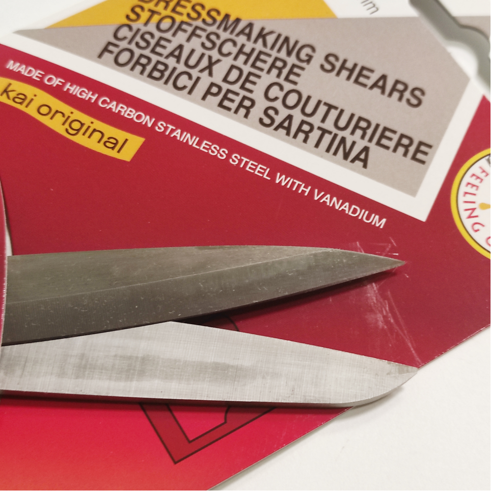 Ножиці швейні розкрійні 240 мм (9/5“) KAI N5240 з нахилом (6611)