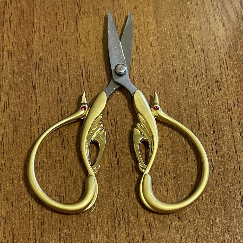 Ножиці для шиття та рукоділля “Elegant Diamond“ колір золото 10,5 см (6275)