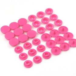 Кнопка пластикова для одягу 12 мм темно-рожева (09) 50 шт (6131)