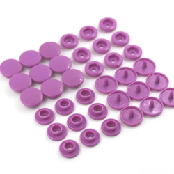 Кнопка пластикова для одягу 12 мм фіолетова (03) 50 шт (6125)